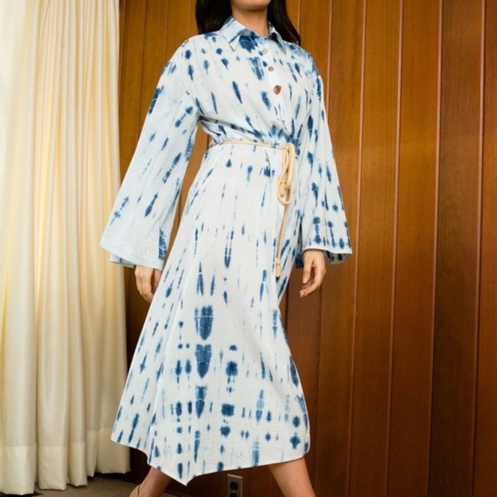 NANUSHKA Hanna Bell Sleeve Peasant Dress MIDI
- Bio Indigo Tie Dye